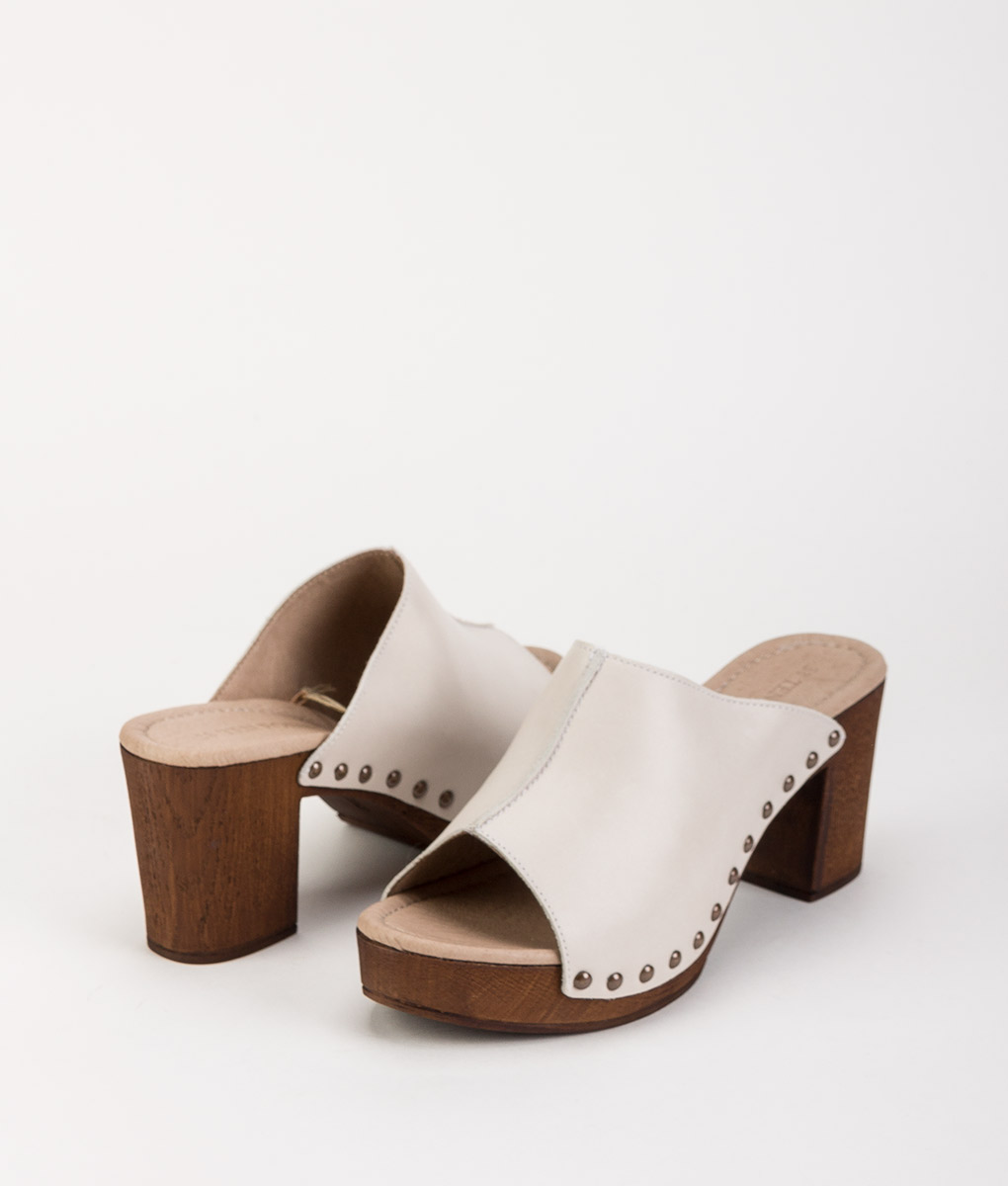 Ten clearance points clogs